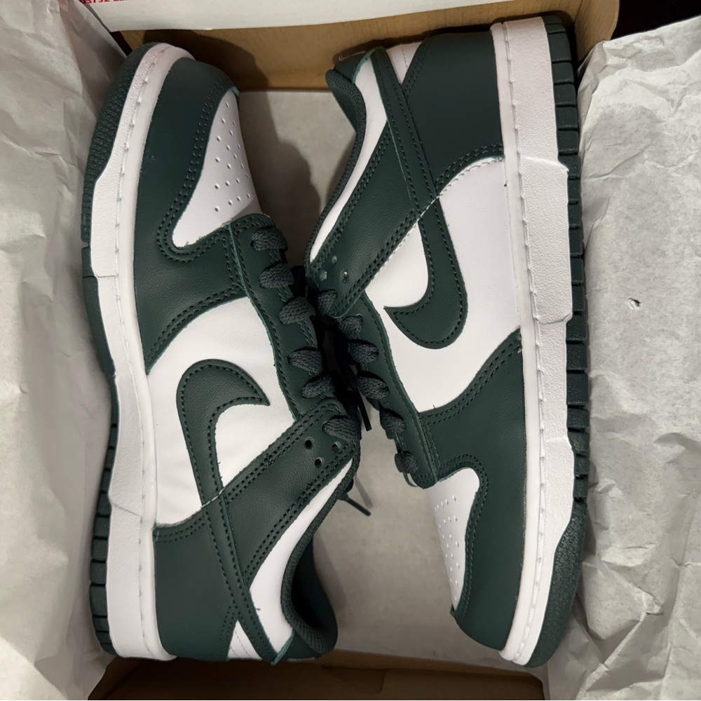 Vintage green Nike dunks